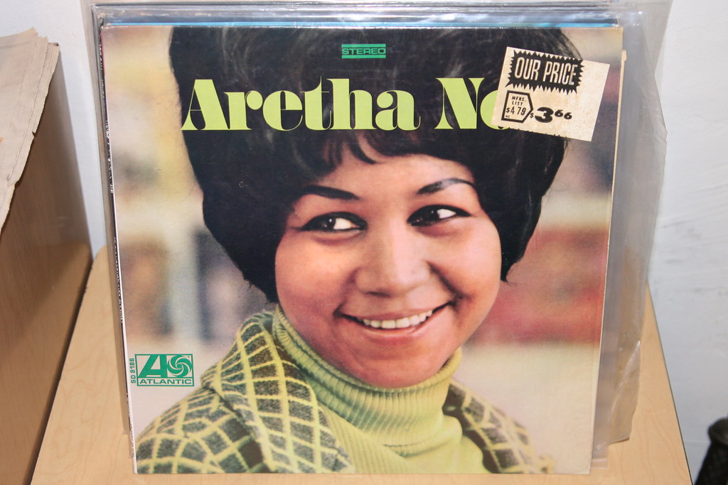 Immagine della copertina di un disco di Aretha Franklin (“IMG_5898” by Public Collectors is licensed under CC BY-NC-SA 2.0).